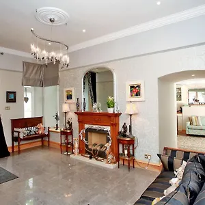 https://luxury-scottish-house.hotelsaberdeenuk.com