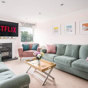  Holiday home Stunning 4 Bedroom House In